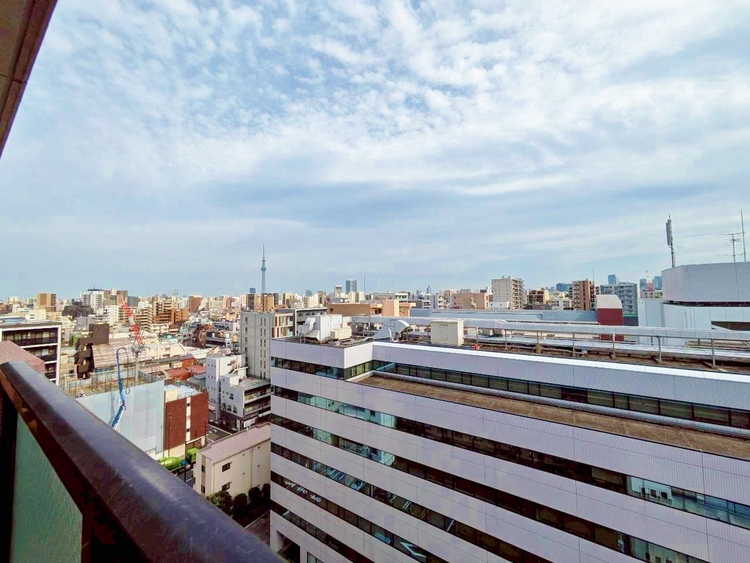 バルコニー 頬をなでる、優しい風を感じることが出来ます。