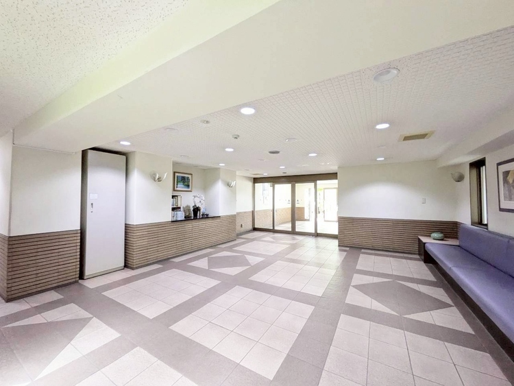 エントランス エントランス内部は、管理が行き届き清潔な共有スペースとなっています。