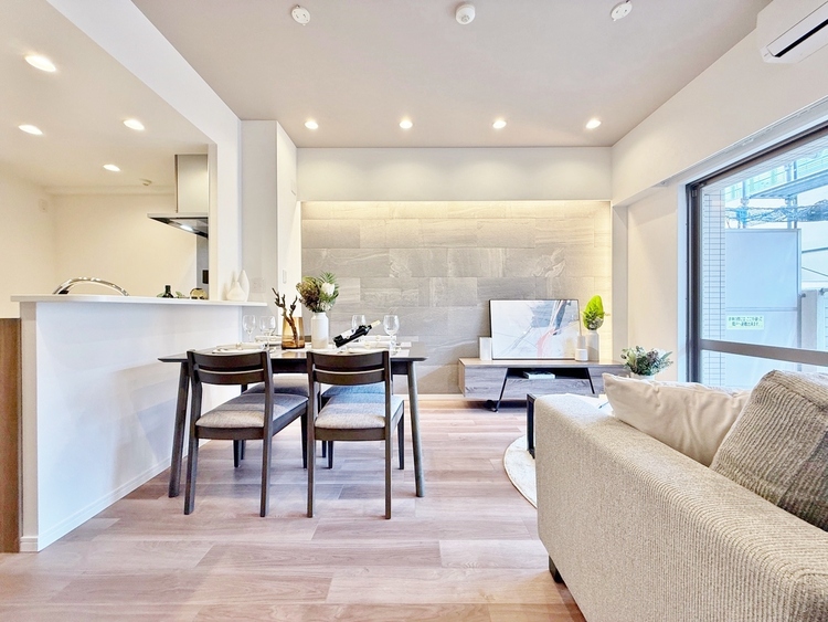 居間 過ごす時間が、たくさんの思い出として紡がれていく場所。