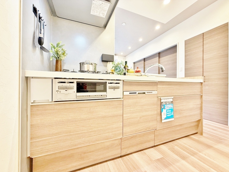 キッチン 洗練されたスタイリッシュなデザイン性と使いやすさを備えた仕様。