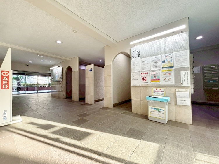 エントランス エントランス内部は、管理が行き届き清潔な共有スペースとなっています。