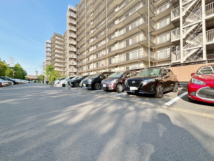駐車場 本物件の駐車スペースです。車種制限のある場合もございますので、お気軽にお問い合わせくださいませ。
