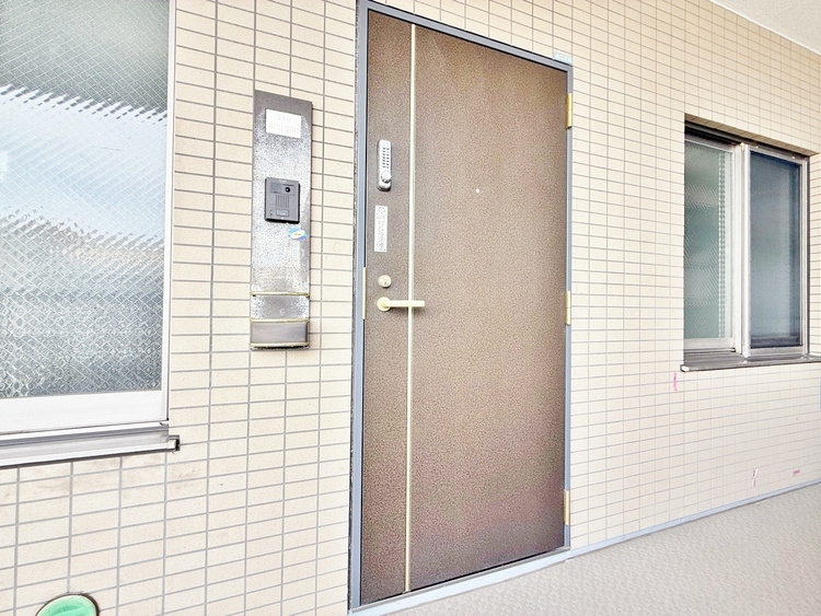 玄関 玄関を開ければ、そこは安らぎのご自宅。