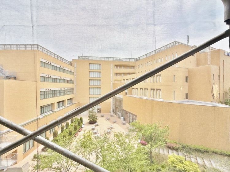 バルコニー 窓を開けると広がる青空。心をリフレッシュして日々を過ごしていきましょう。