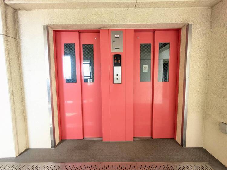 設備 エレベーターの管理も、きちんと行き届いてます。