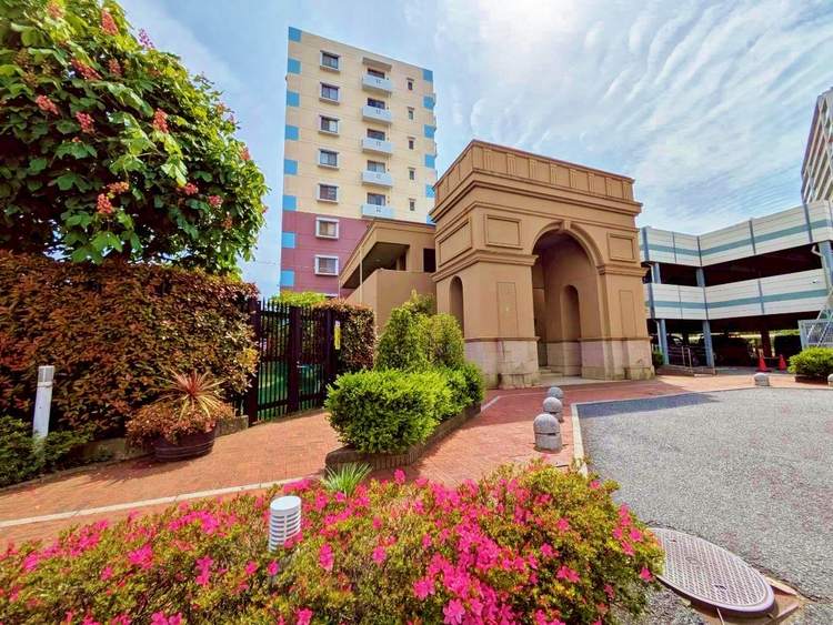 エントランス 外と内をつなぐエントランスは、まさに顔となる場所。