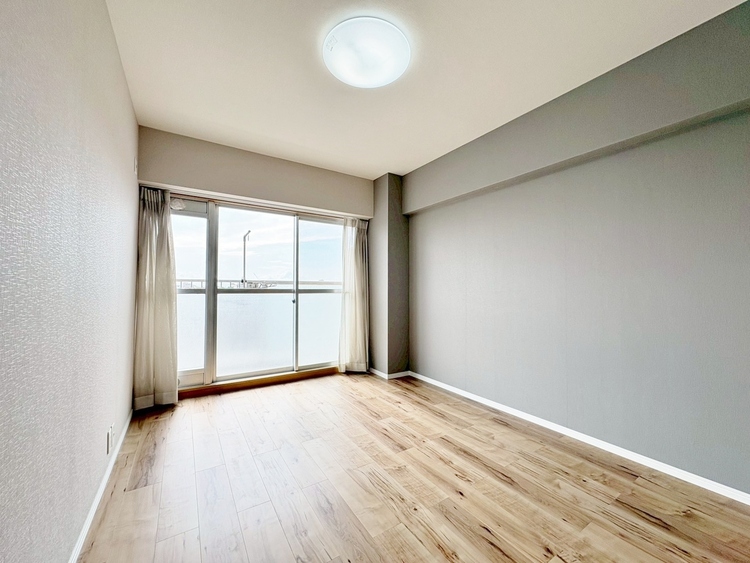 寝室 ベッドも十分に設置するスペースがあります。