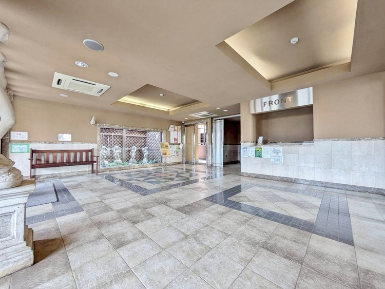 エントランス エントランス内部は、管理が行き届き清潔な共有スペースとなっています。