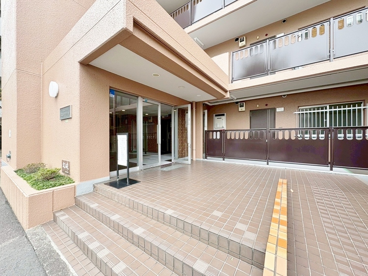 エントランス 外と内をつなぐエントランスは、まさに顔となる場所。