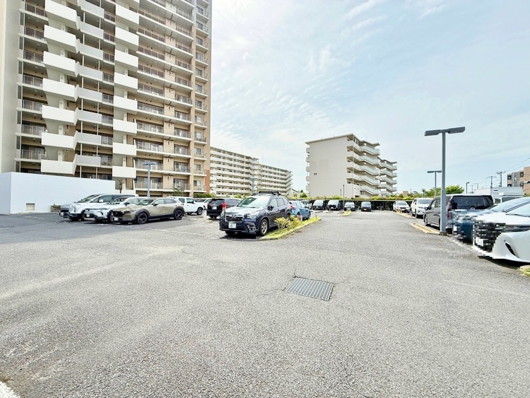 駐車場 本物件の駐車スペースです。車種制限のある場合もございますので、お気軽にお問い合わせくださいませ。