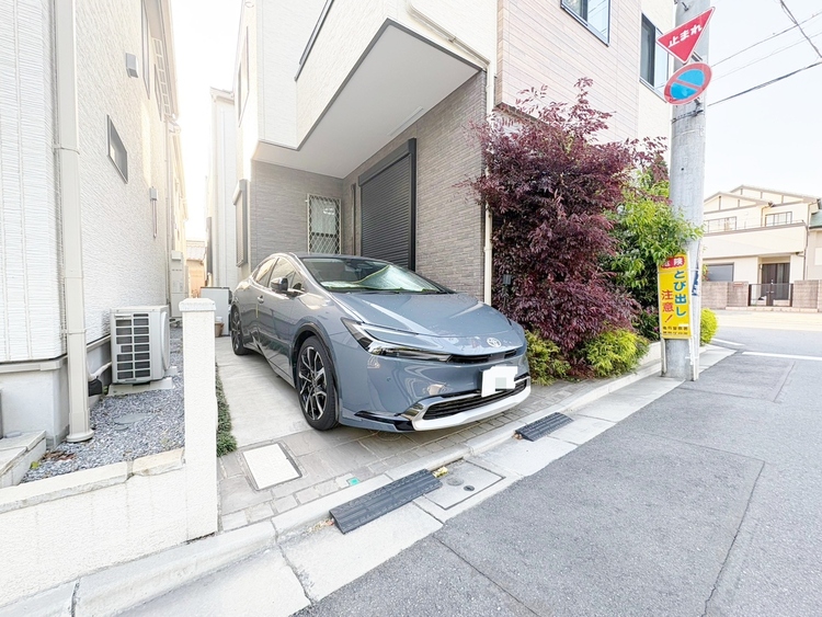 駐車場 本物件の駐車スペースです。車種制限のある場合もございますので、お気軽にお問い合わせくださいませ。