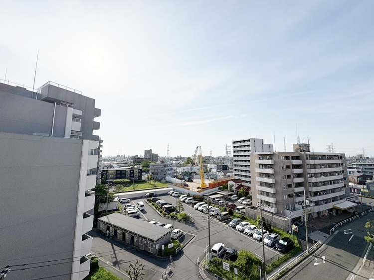 バルコニー 頬をなでる、優しい風を感じることが出来ます。