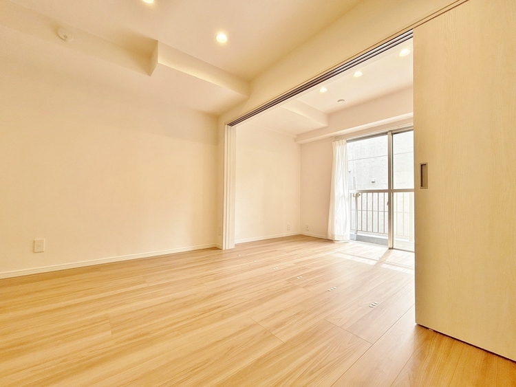 居間 飾り過ぎないシンプルな内装と偏り過ぎないデザインで統一しました。