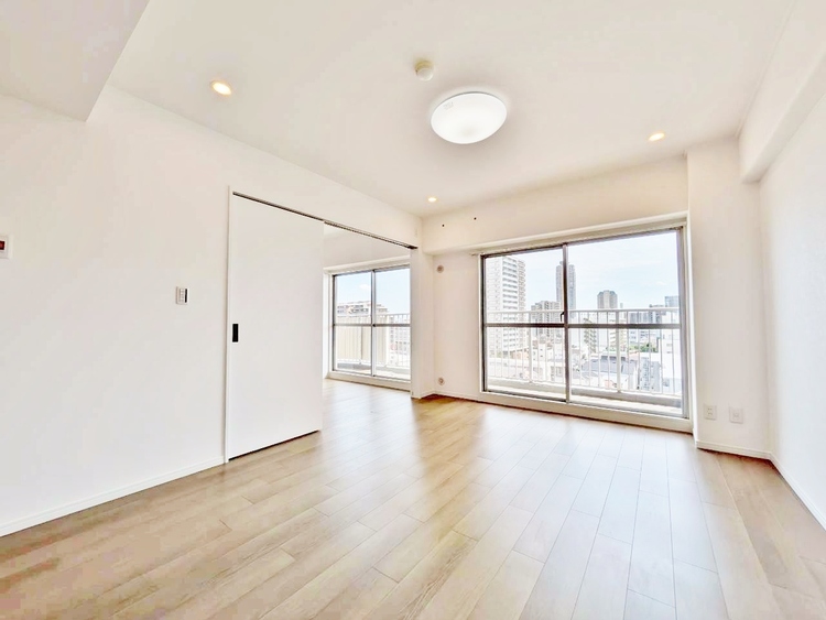 居間 飾り過ぎないシンプルな内装と偏り過ぎないデザインで統一しました。