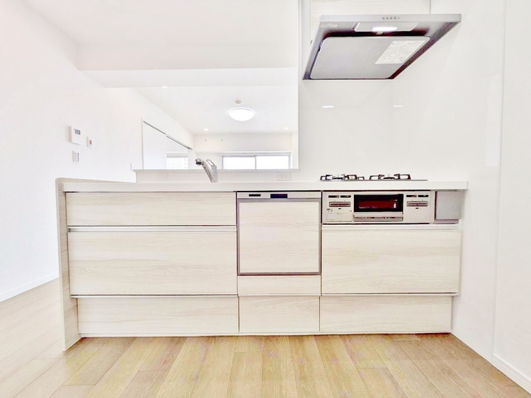 キッチン 洗練されたスタイリッシュなデザイン性と使いやすさを備えた仕様。