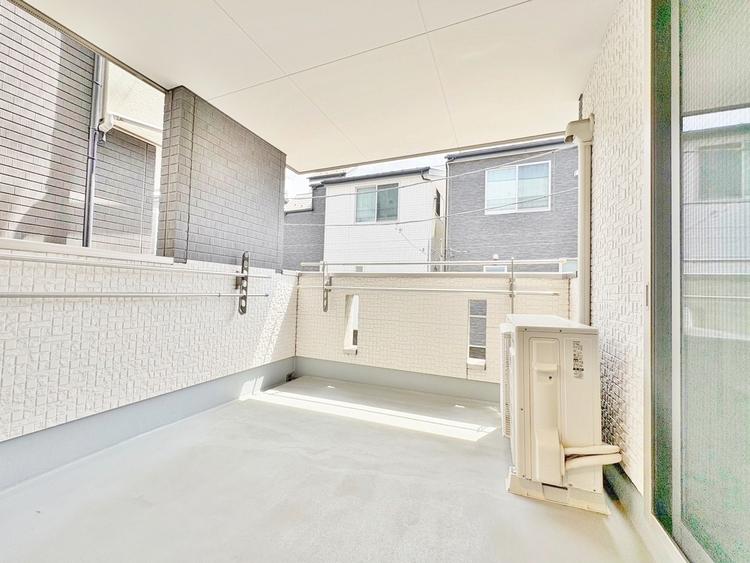 居間 飾り過ぎないシンプルな内装と偏り過ぎないデザインで統一しました。