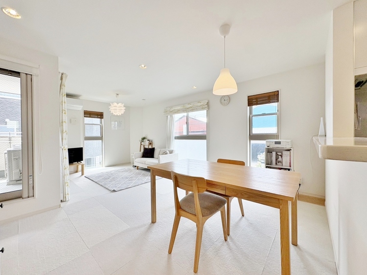 居間 過ごす時間が、たくさんの思い出として紡がれていく場所。