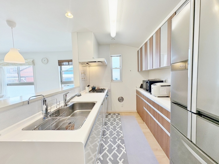 キッチン 洗練されたスタイリッシュなデザイン性と使いやすさを備えた仕様。