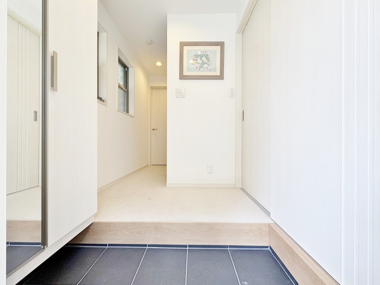 玄関 シューズボックスを完備した玄関です。