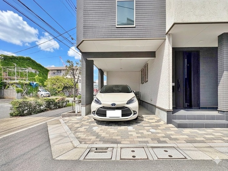 駐車場 本物件の駐車スペースです。車種制限のある場合もございますので、お気軽にお問い合わせくださいませ。