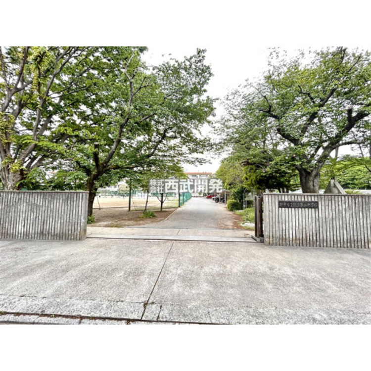 周辺 朝霞市立朝霞第四中学校(約1300m)