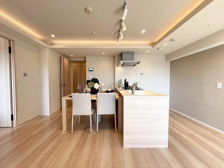 その他 シンプルな内装と偏り過ぎないデザインで統一しました。