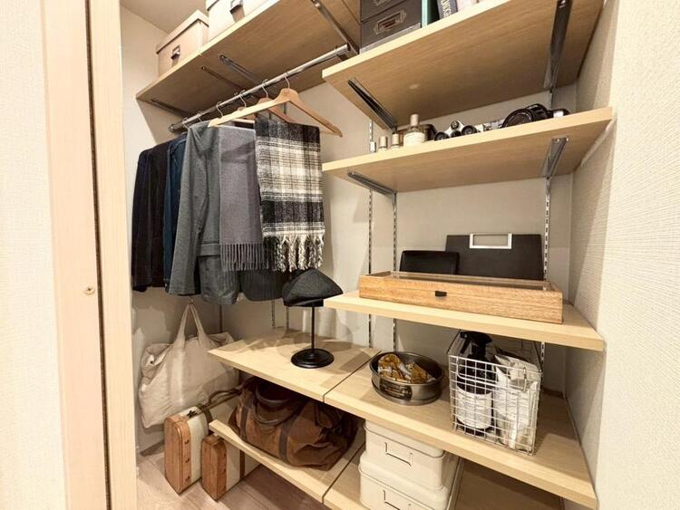 その他 収納スペースが付いていて、お部屋を広く使っていただけます。