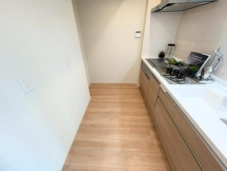 その他 開放感のあるキッチンスペース。調理をしながら、会話も弾みそうですね。