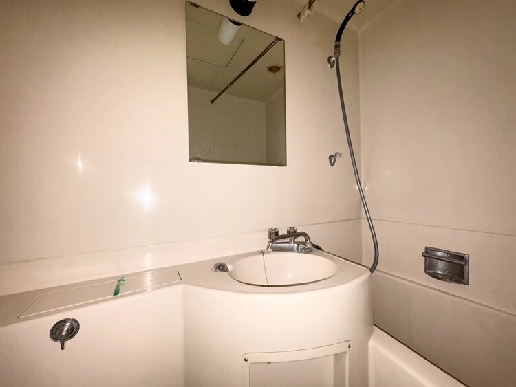 その他 清潔感を感じられる洗面化粧台。