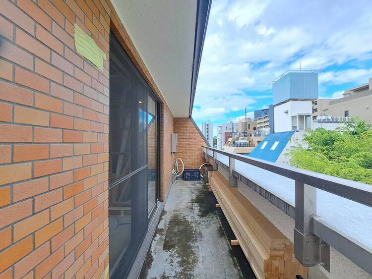 その他 朝の澄んだ空気や、夕方に吹く清々しい風を感じられるバルコニー。