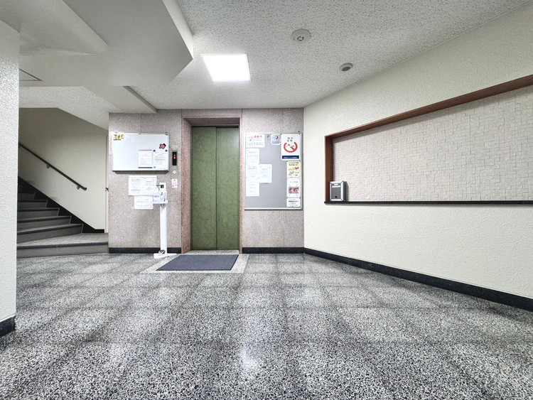 その他 館内は静寂な中が保たれており、管理が行き届いている印象を受けました。