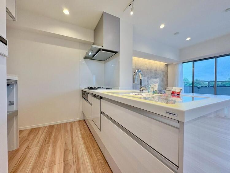 その他 開放感のあるキッチンスペース。調理をしながら、会話も弾みそうですね。