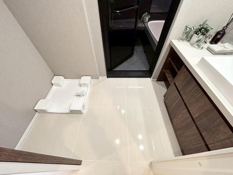 その他 十分な広さの脱衣所。