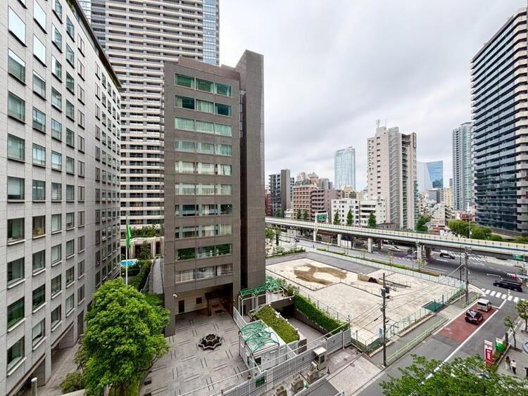 その他 眺望や窓からの景色が良いと、家で過ごす時間も快適です。