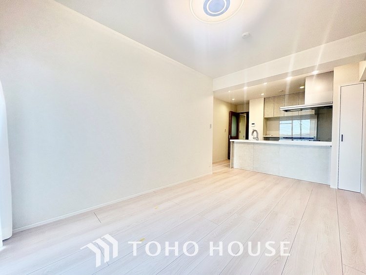 内装 【LIVING】◆煌びやか◆愛おしい家族との団欒の時間をより一層幸せなものに感じさせる煌びやかなLDK。輝かしい毎日が待っています。