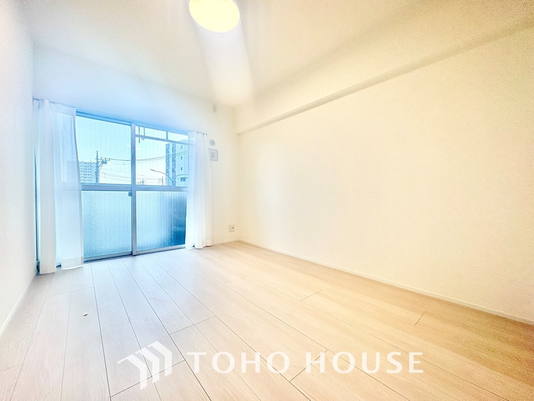 内装 【LIVING】◆眩い◆光が燦々と入り、家族の笑顔を照らす。「いつまでも続いて」と願う夢のような毎日がここにある。