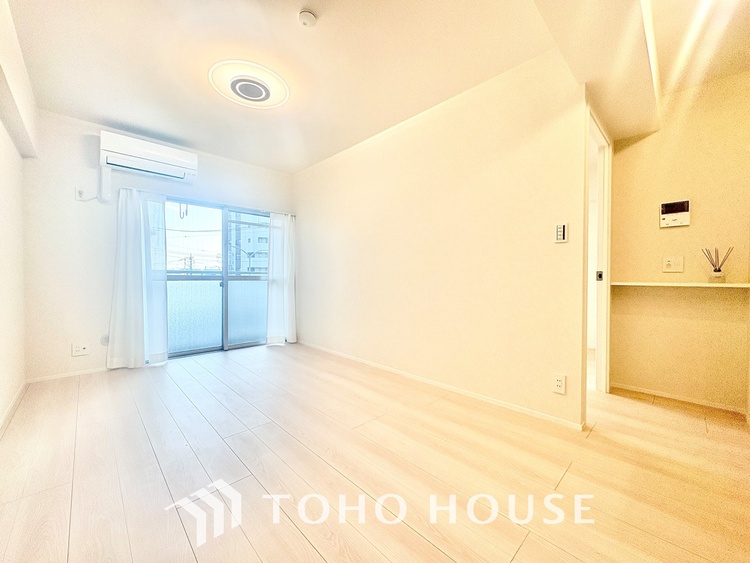 内装 【LIVING】◆扉を◆開くとこの景色。家族の”おかえり”の声が聞こえてきそう。