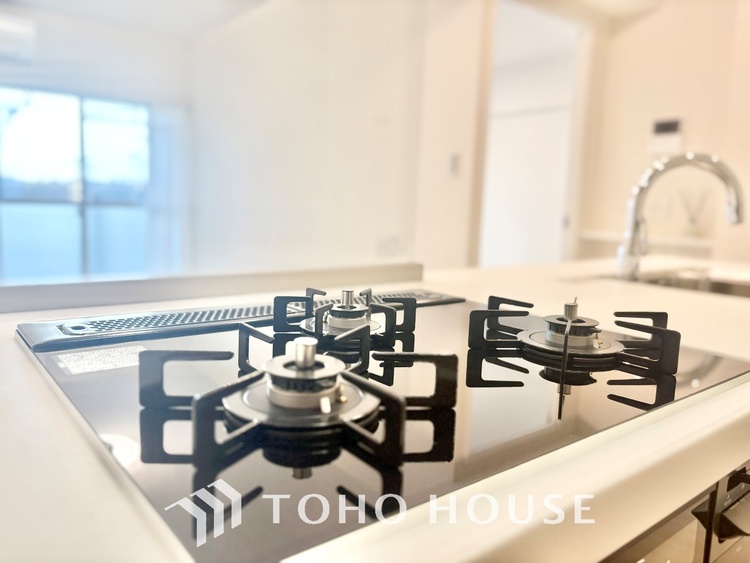 キッチン 【KITCHEN】◆家族のおはよう◆の声を笑顔で迎えてあげられるシステムキッチン。朝ごはんが楽しみでちょっと早起きしたくなるんです。