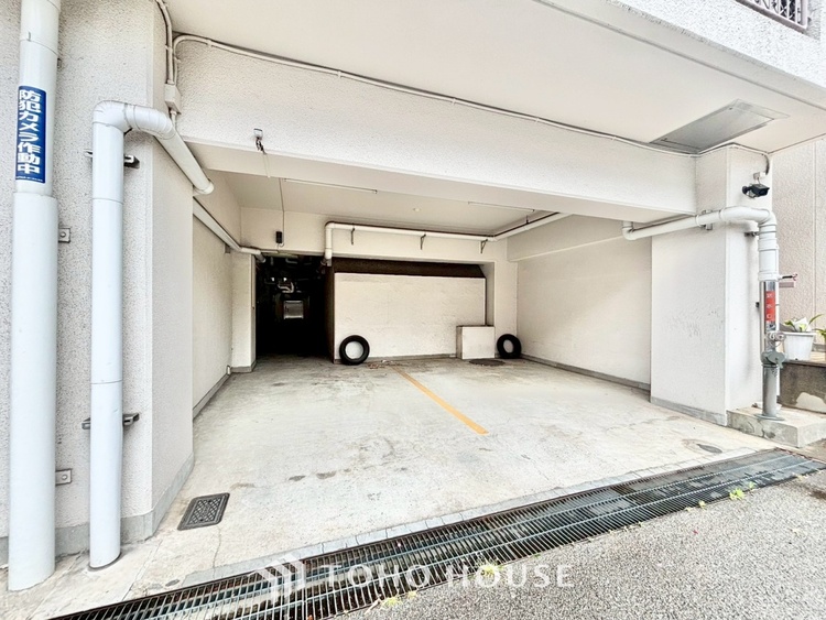 外観 ◆ここに在る◆事も無げに美しく、伝えるには筆舌に尽くし難い。豪華絢爛や華美と言う事ではなく、住まう者にとって暮らし易く心地がいいと言う美しさがこの住まいには込められている。