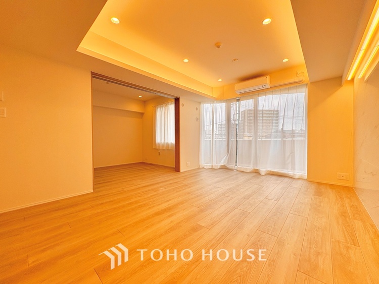 内装 明るいリビングこそ居心地のいい暮らしが待っているのだと思う。