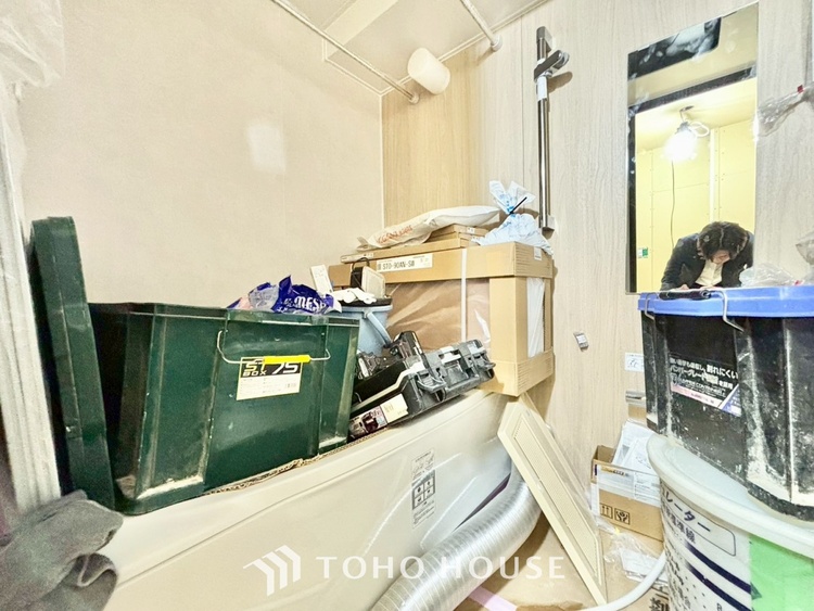 風呂 ◆浴室◆の温もりを感じ、ふわりと寄り添う太陽の妖精たちが自然と僕達を微睡ませる。うとうとしたい訳ではないがそんな時間が嫌いじゃない自分がここにいる。