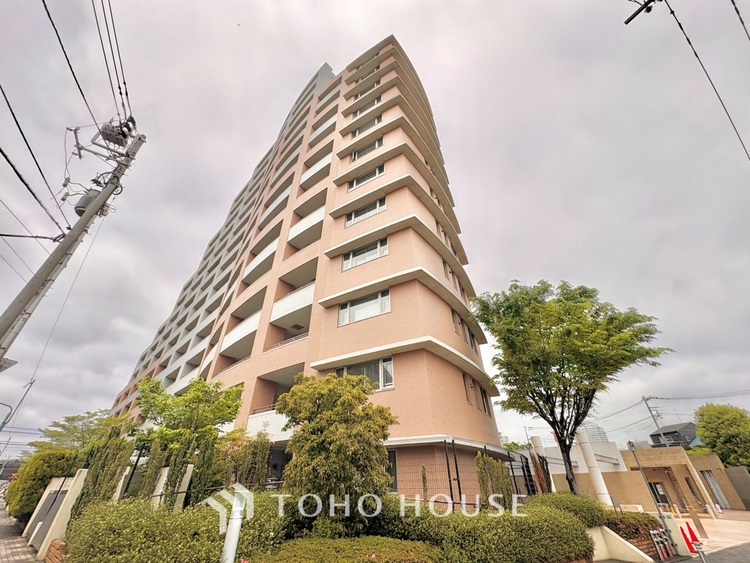 外観 ちょっとした色使いがその家がもつ雰囲気、趣（おもむき）を携え、暮らす家族や訪ねてくる友人・知人に新鮮な香りを運んできます。