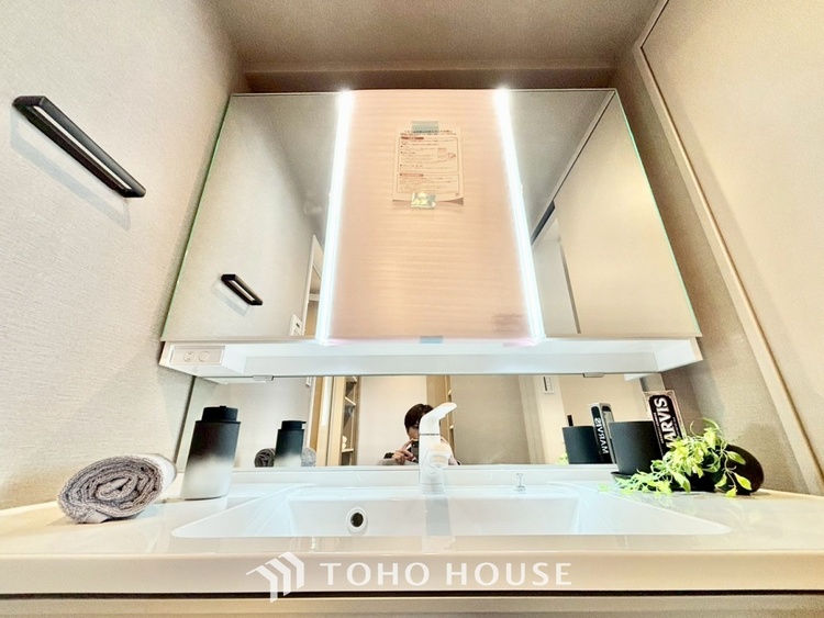 洗面 ◆洗面◆清潔感のある水回り。白で統一されたスタイリッシュな空間。毎日使う場所だから究極にシンプルにこだわりました。