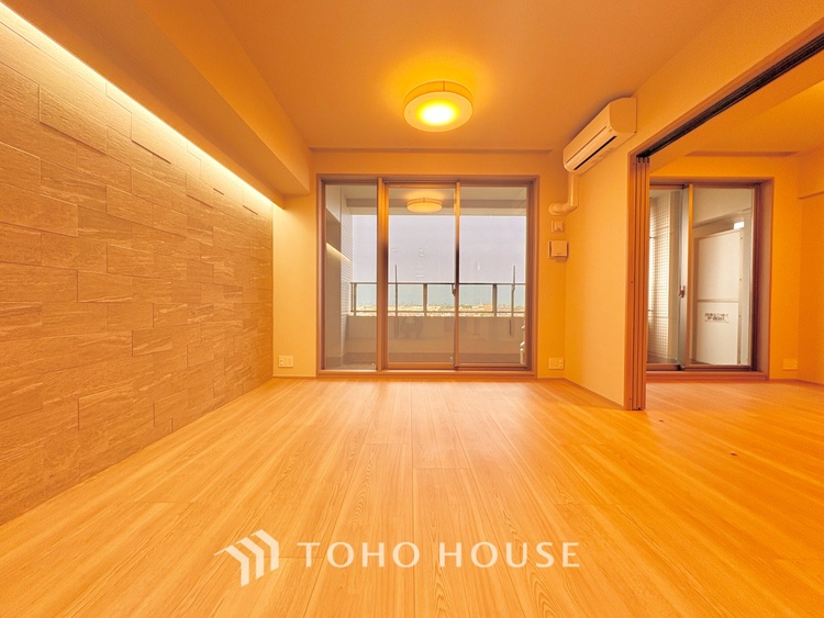 内装 忙しい朝でも、しっかり家族が揃って食事をして頂けるゆとりある大きさのダイニングスペース。