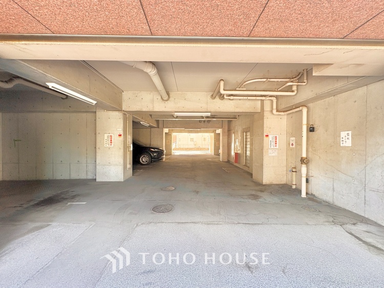 駐車場 現地に実際に行ってみることでしか感じられないことがたくさんあります。周辺環境や街の雰囲気など、たくさんのことを感じていただけます。