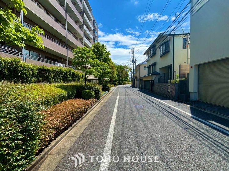 外観 ◆間接照明◆オレンジ色の光が僕達を大人な気分にさせる。静かで優しく語りかけるその光は、今日の終わりを告げてくれ、でも明日にはいい事が必ず来るよ。そんな囁きが聞こえてくる