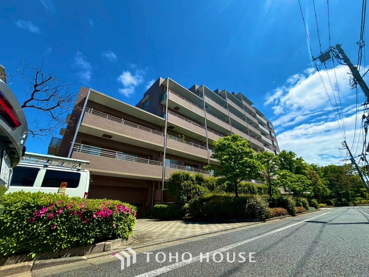 外観 ◆今宵の食卓◆ダウンライトに反射するグラスを眺めながらワインを注ぐ。トクトクと心地いい音をさせながら、フランスの古城を思わせる薫りがたちこめ、とても幸せな時を過ごせる。