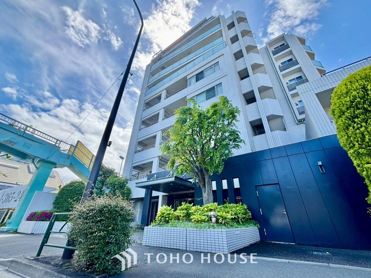 外観 ◆洗面◆清潔感のある水回り。白で統一されたスタイリッシュな空間。毎日使う場所だから究極にシンプルにこだわりました。