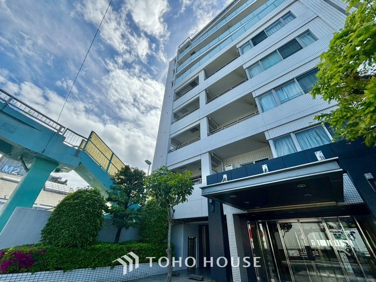 外観 ◆今宵の食卓◆ダウンライトに反射するグラスを眺めながらワインを注ぐ。トクトクと心地いい音をさせながら、フランスの古城を思わせる薫りがたちこめ、とても幸せな時を過ごせる。