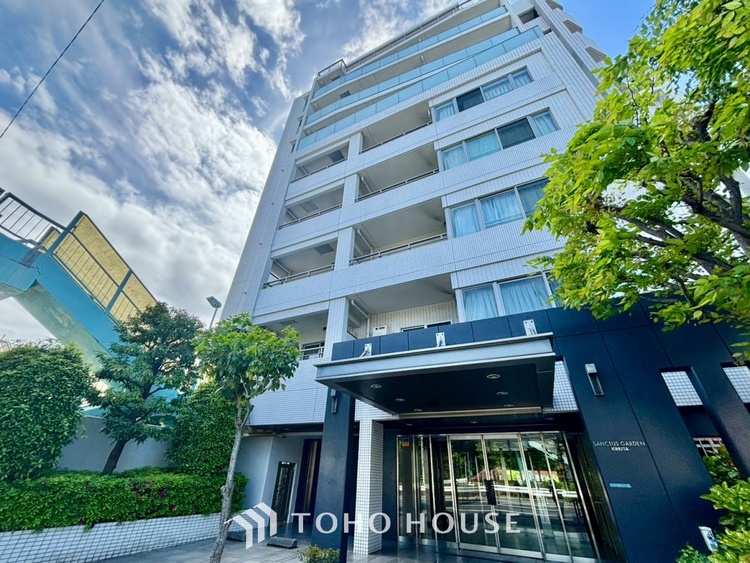 外観 ◆窓を開けると◆冷涼な風、そよぐリビング。だんらんの場所はここから始まり、ここで終わる。家族の笑顔が集う素敵な場所だから、こだわり抜いた思いが詰まっているのだと思う。